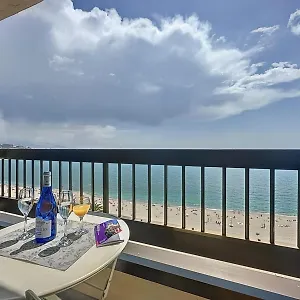 https://malagueta-vistas-al-mar.hotelsinnerja.org